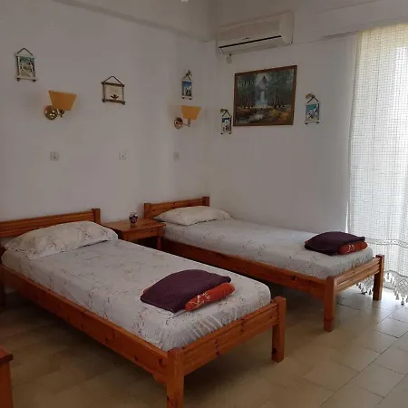 Family Run 2 Bed Studio Apartment 3