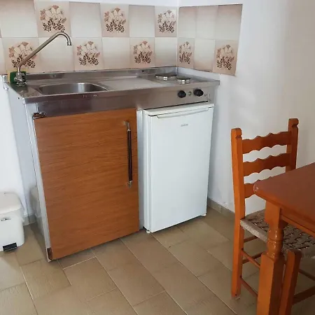 Family Run 2 Bed Studio Apartment 3 Апартаменты Kardamena (Kos)